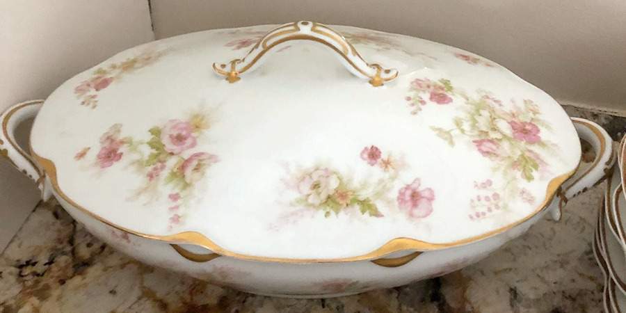 H1756 Oval Covered Vegetable by Haviland-1