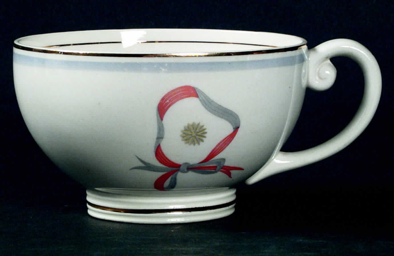 HLC2195 Footed Cup by Homer Laughlin -1
