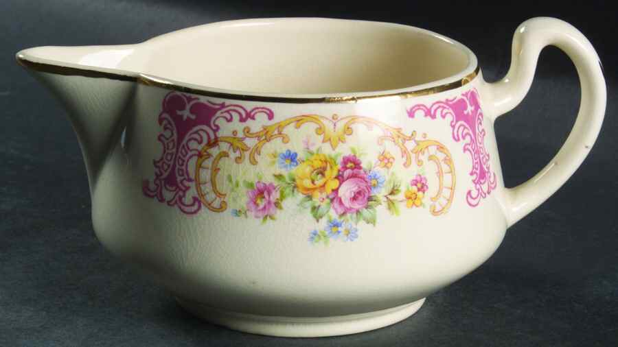 B1341 Creamer by Homer Laughlin -1