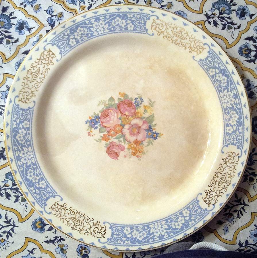 P517 Dinner Plate by Homer Laughlin -1