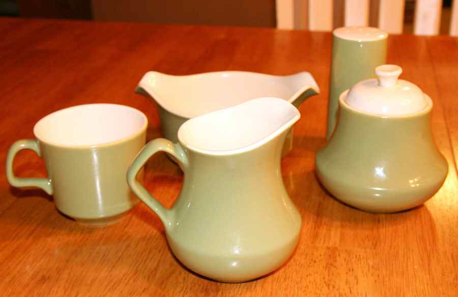 Shamrock (Bristol Shape) Creamer by Homer Laughlin -1