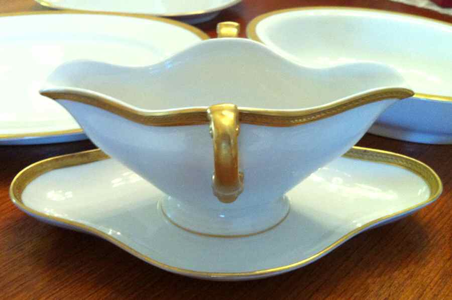 HC723 Gravy Boat with Attached Underplate by Heinrich - H&C-1