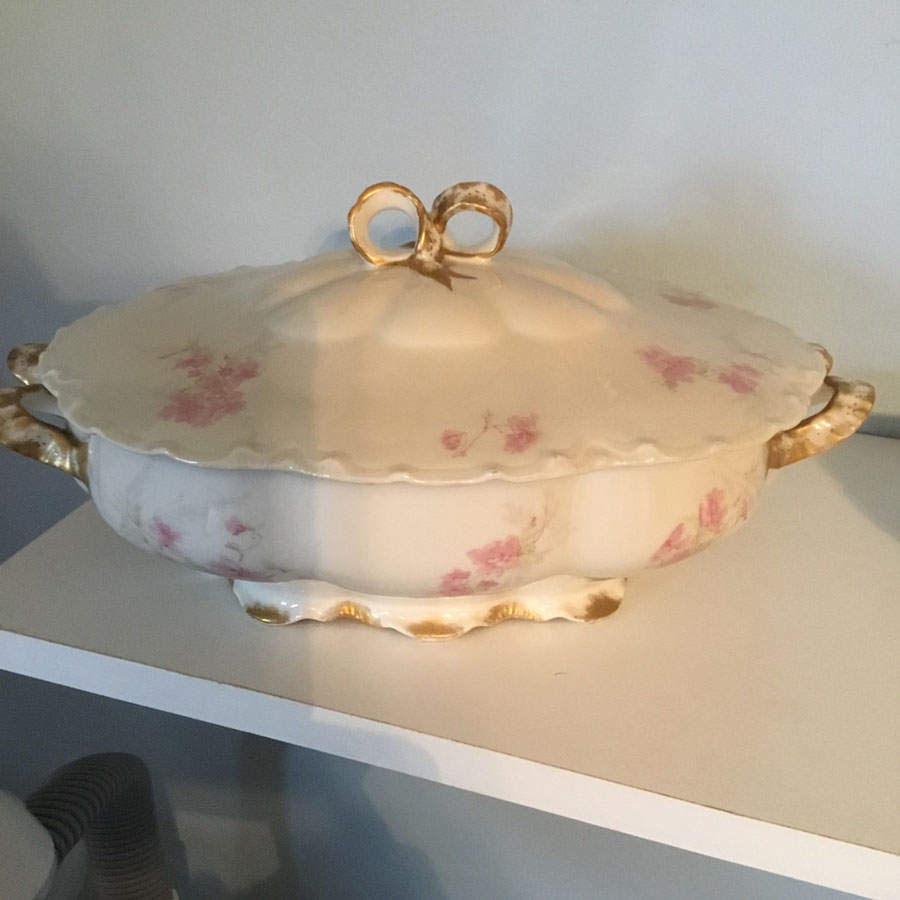 H2031 Oval Covered Vegetable by Haviland-1