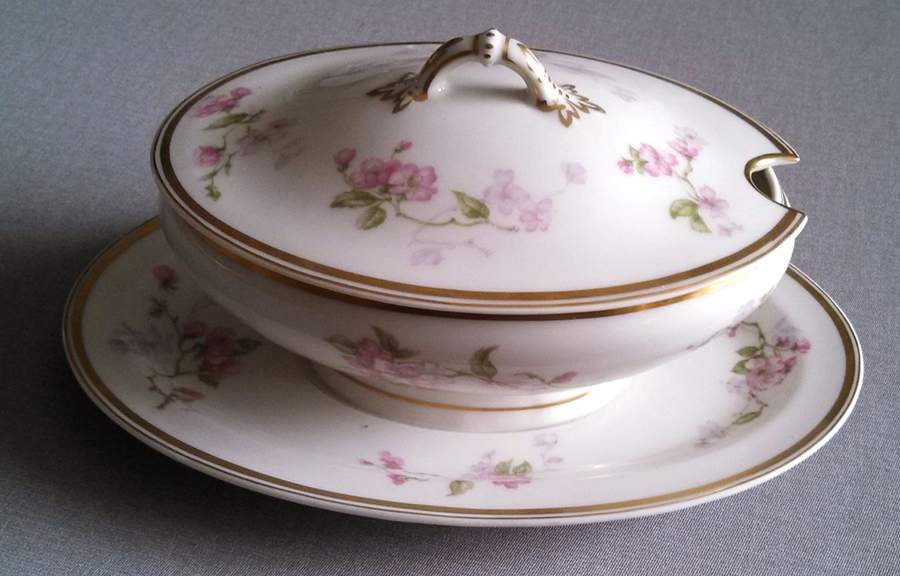 Schleiger 37-2 Gravy Boat with Attached Underplate by Haviland-1