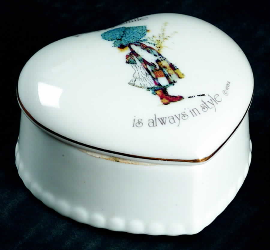 Holly Hobbie Small Heart Shape Box & Lid by Holly Hobbie-1