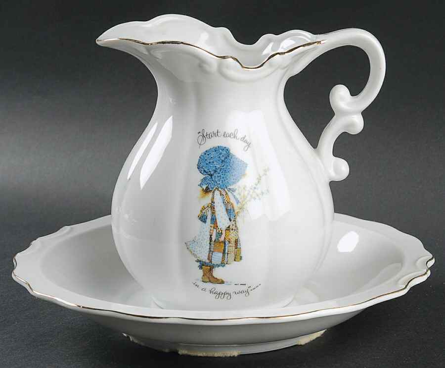 Holly Hobbie 32 Oz Pitcher & Bowl Set by Holly Hobbie-1