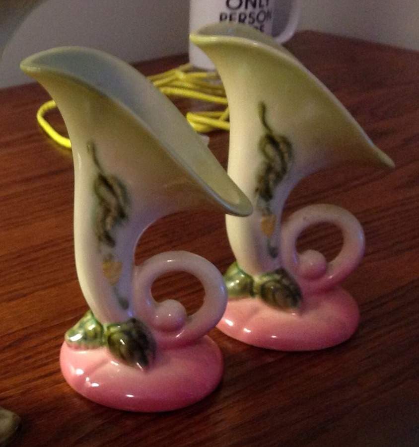 Woodland Chartreuse Pink (Glossy) Cornucopia by Hull-1