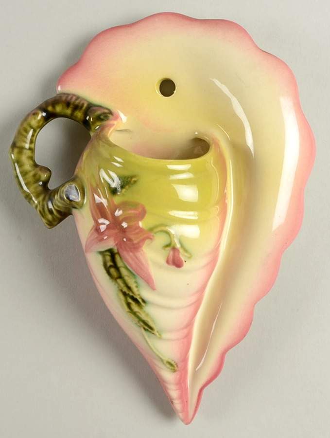 Woodland Chartreuse Pink (Glossy) 7" Wall Pocket Vase by Hull-1