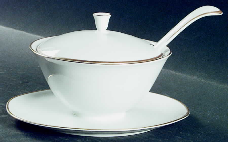 Heirloom Gold Gravy Boat w/Attached Underplate & Lid by Hutschenreuther-1