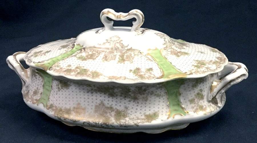 H2226 Oval Covered Vegetable by Haviland-1