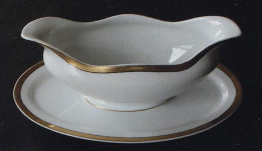 HC225 Gravy Boat with Attached Underplate by Heinrich - H&C-1