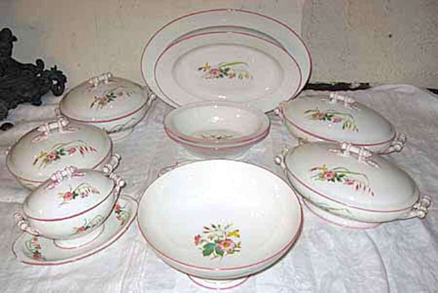 H2263 Oval Covered Vegetable by Haviland-1