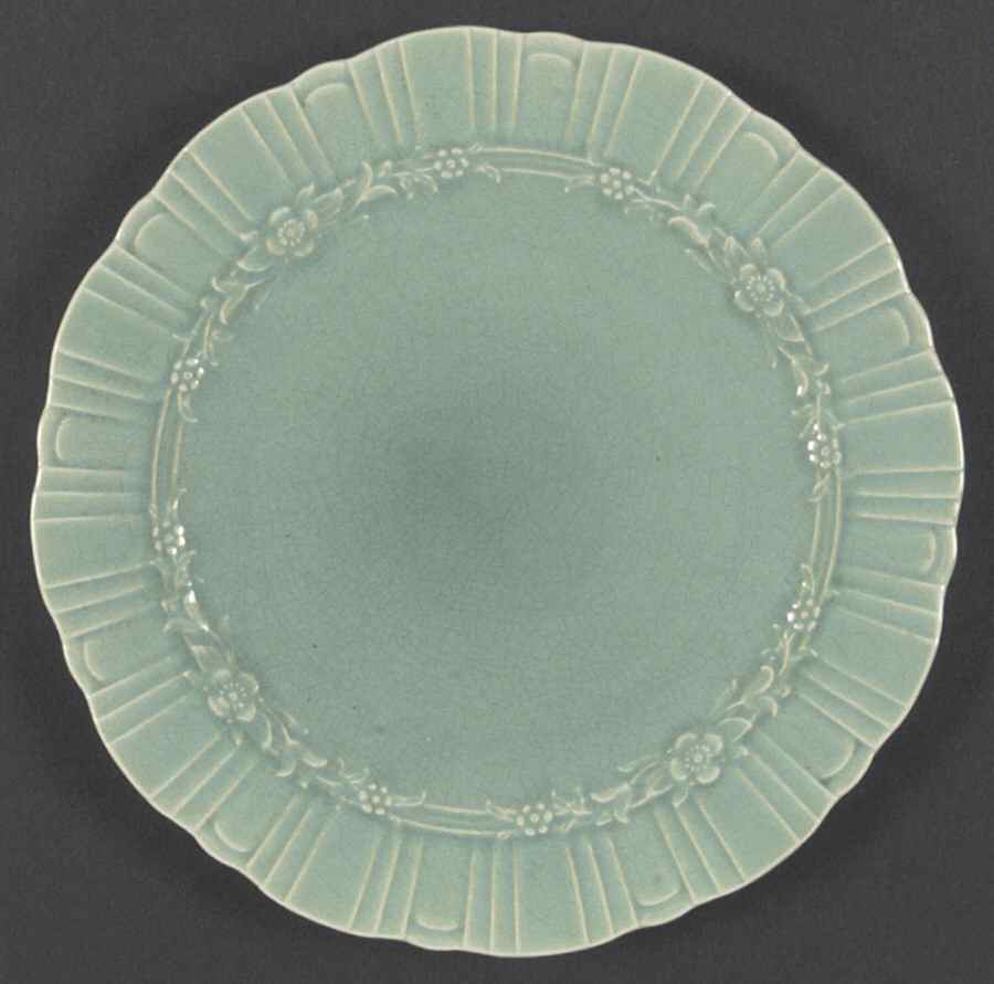 HLC1896 Pale Green Dinner Plate by Homer Laughlin -1