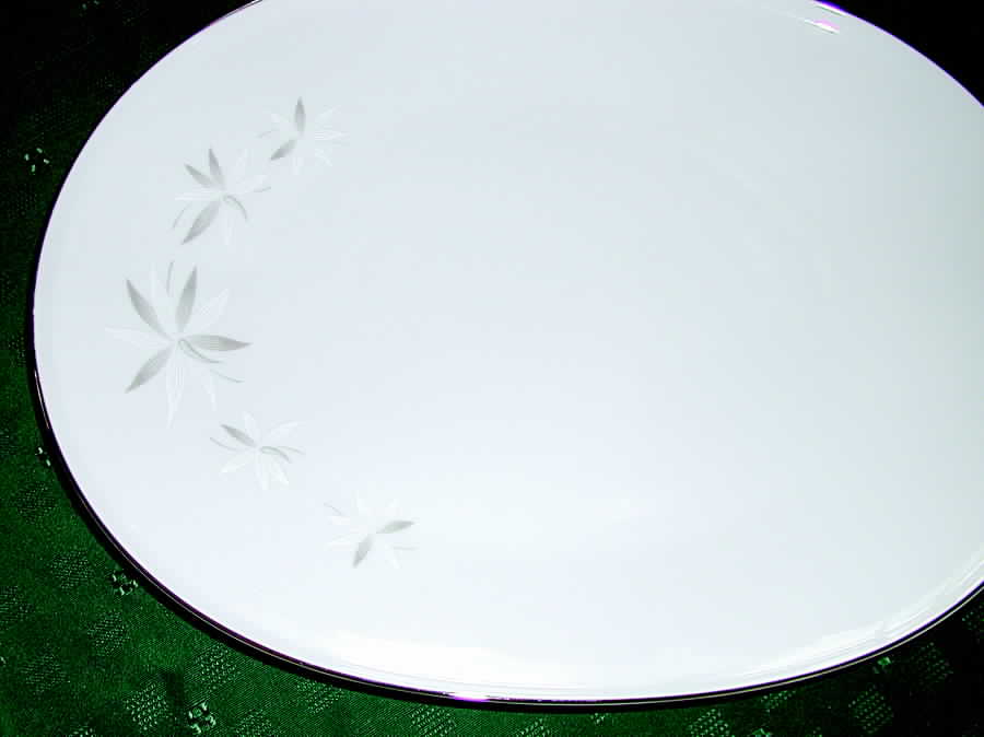 HC753 15" Oval Serving Platter by Heinrich - H&C-1