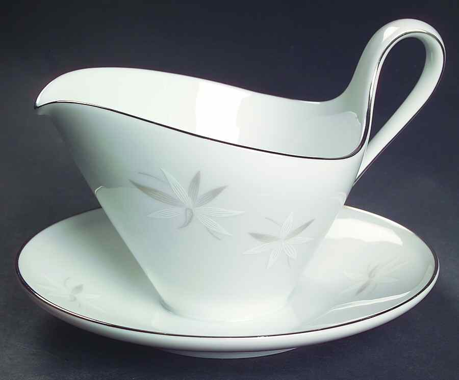 HC753 Gravy Boat with Attached Underplate by Heinrich - H&C-1