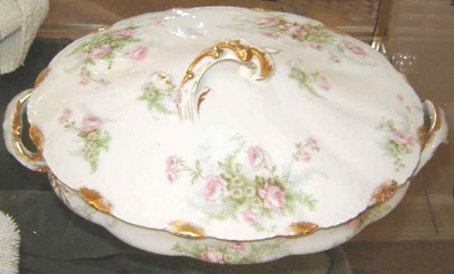 H2282 Round Covered Vegetable by Haviland-1