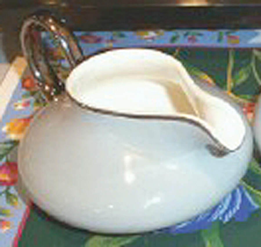 HAR103 Creamer by Harker-1