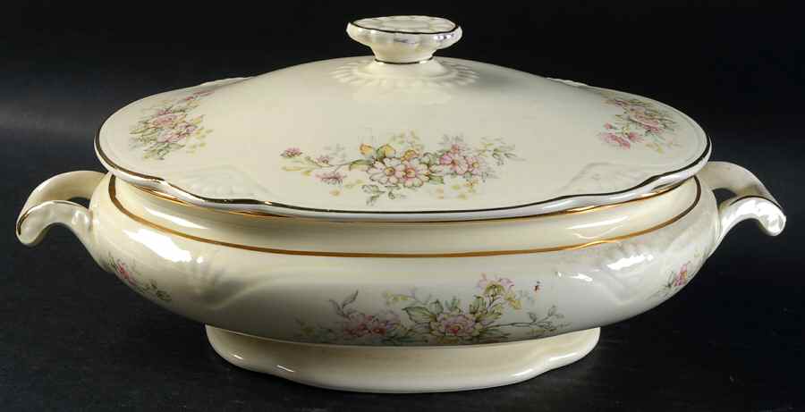 HLC2246 Oval Covered Vegetable by Homer Laughlin -1