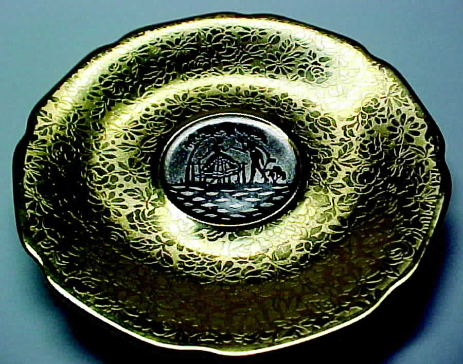 HUT1031 Saucer by Hutschenreuther-1