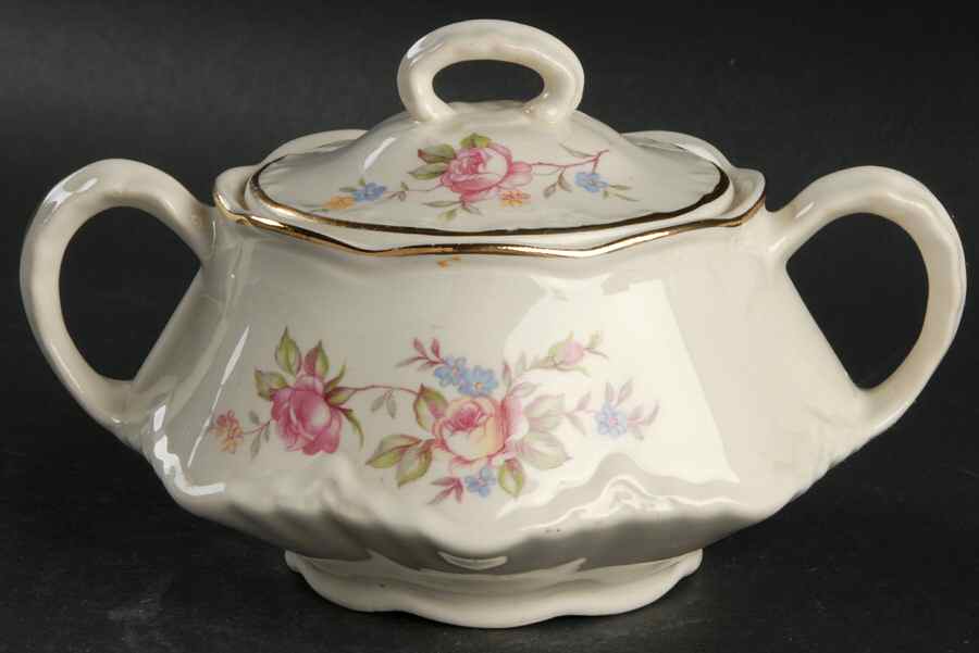 R1334 Sugar Bowl & Lid by Homer Laughlin -1