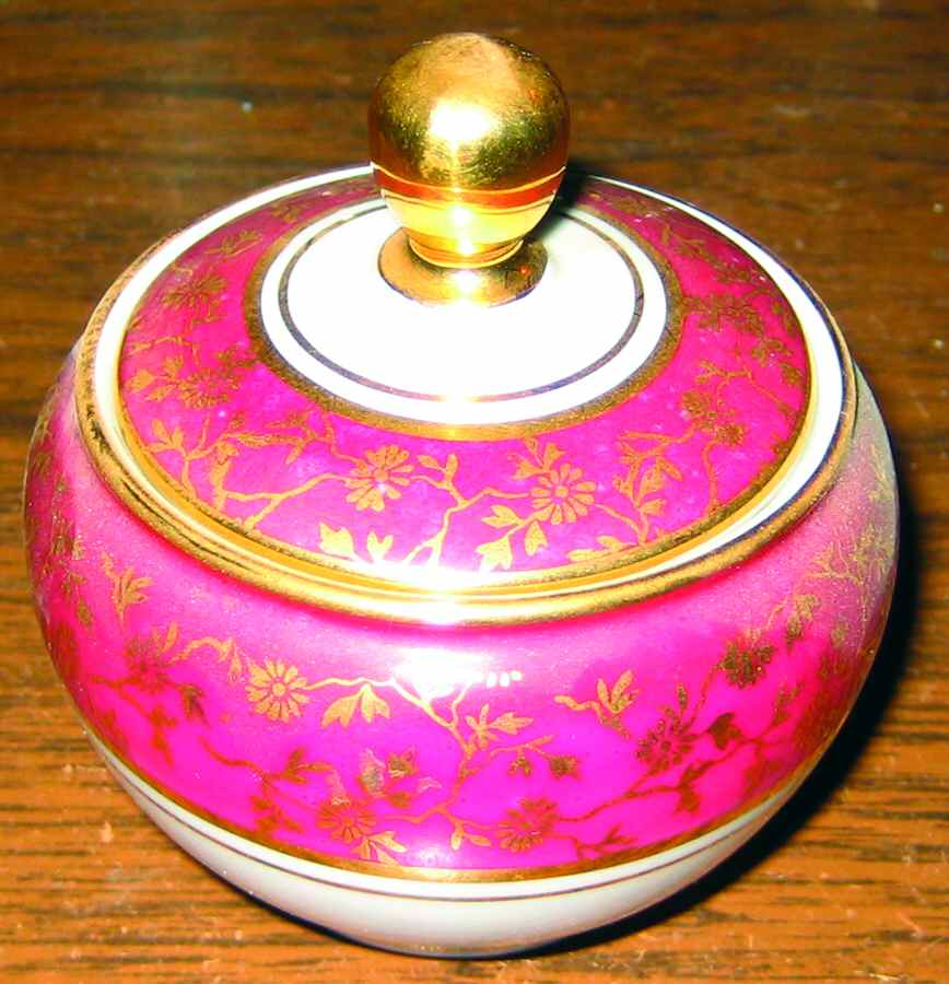 HUT1207 Sugar Bowl & Lid by Hutschenreuther-1