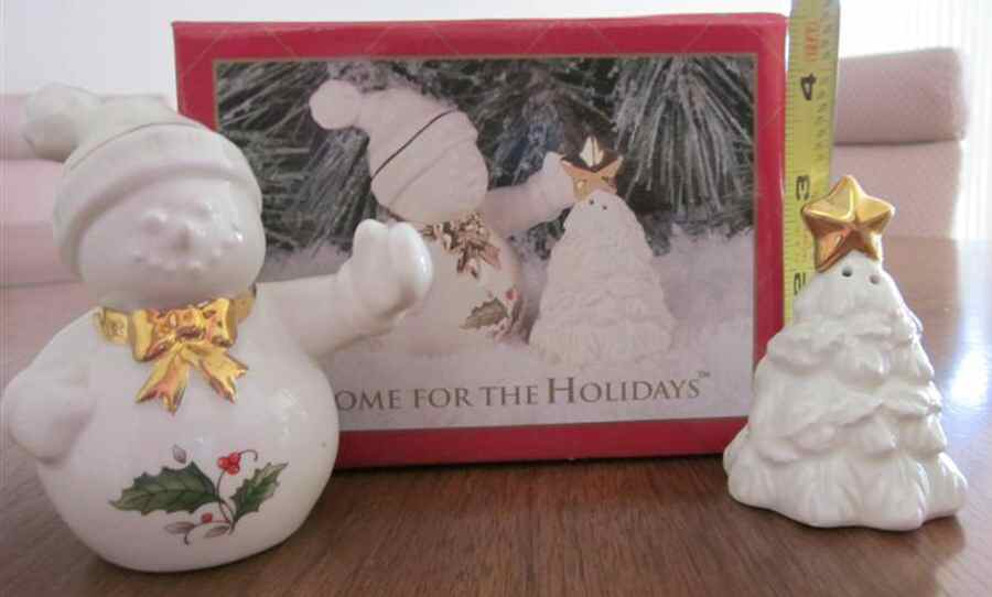 HHD2 (Gold "H" Mark) Figural Salt and Pepper by Holly Holiday-1