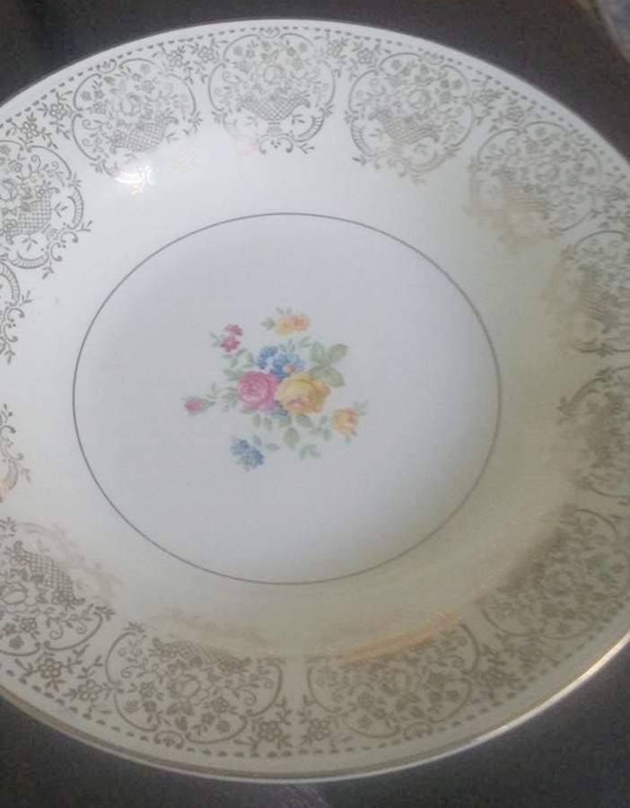 N1666 Dinner Plate by Homer Laughlin -1