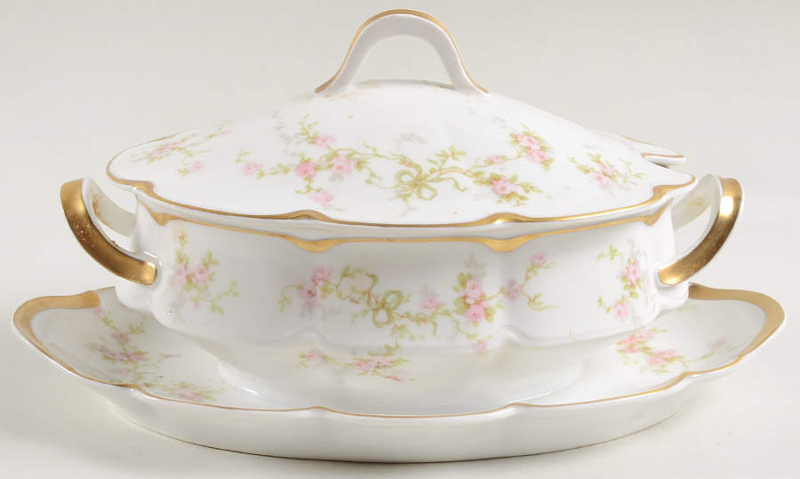 Schleiger 161-4 Sauce Boat with Attached Underplate & Lid by Haviland-1
