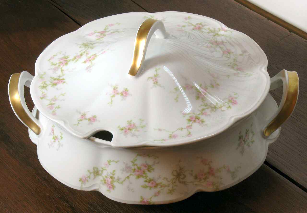Schleiger 161-5 Tureen &  Lid by Haviland-1
