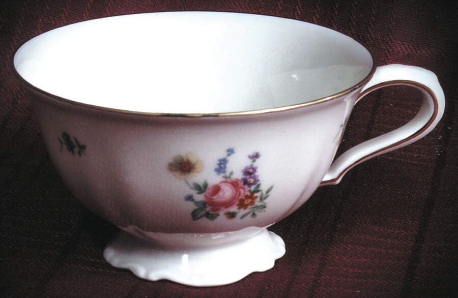 HUT1249 Footed Cup by Hutschenreuther-1