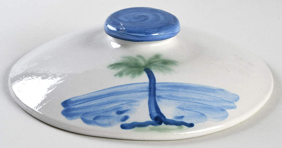 Palm Tree Lid for 2 Qt Round Covered Casserole by M A Hadley-1