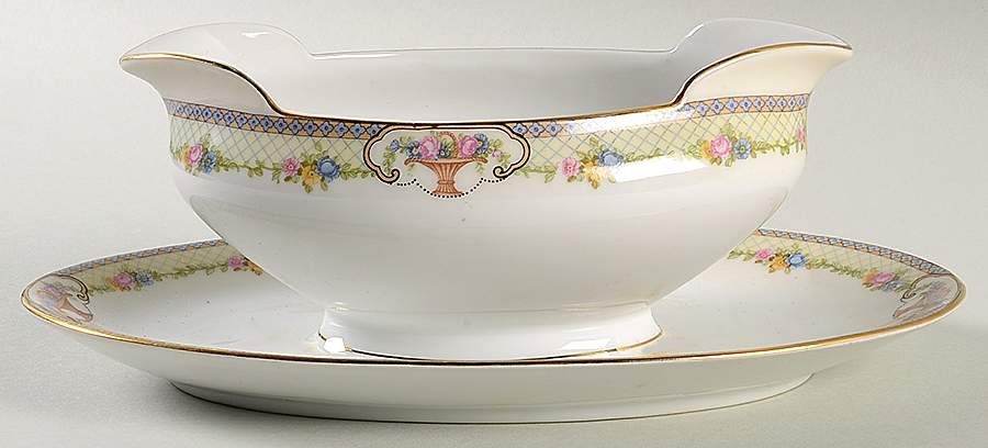 HWC22 Gravy Boat with Attached Underplate by HW (Germany, Czech)-1
