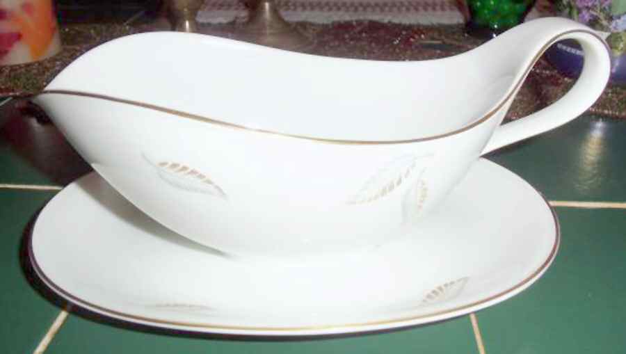 17417 Gravy Boat with Attached Underplate by Heinrich - H&C-1