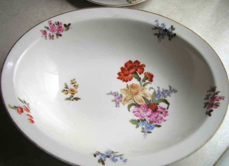 H2580 10" Oval Vegetable Bowl by Haviland-1