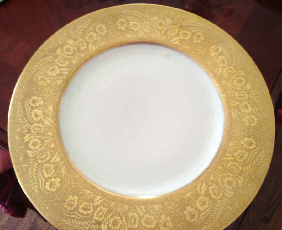 HUT1044 Dinner Plate by Hutschenreuther-1
