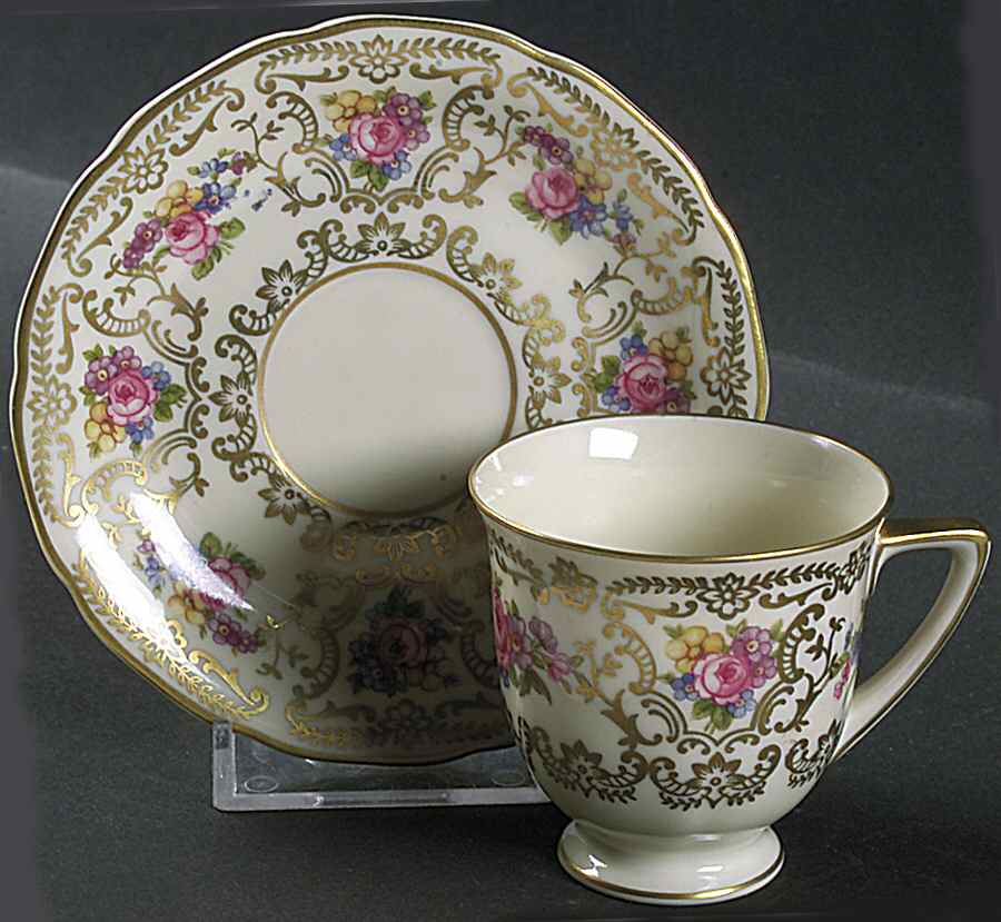 9501 Footed Demitasse Cup & Saucer Set by Heinrich - H&C-1