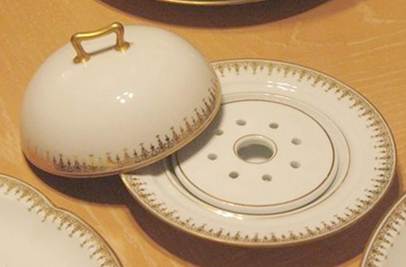 H2515 Round Covered Butter by Haviland-1