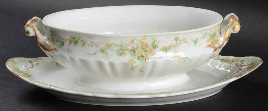 H2520 Gravy Boat w/Attached Underplate No Lid by Haviland-1
