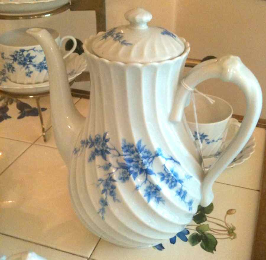 H2524 Coffee Pot & Lid by Haviland-1