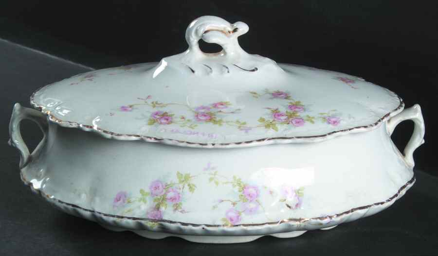 H240 Oval Covered Vegetable by Homer Laughlin -1