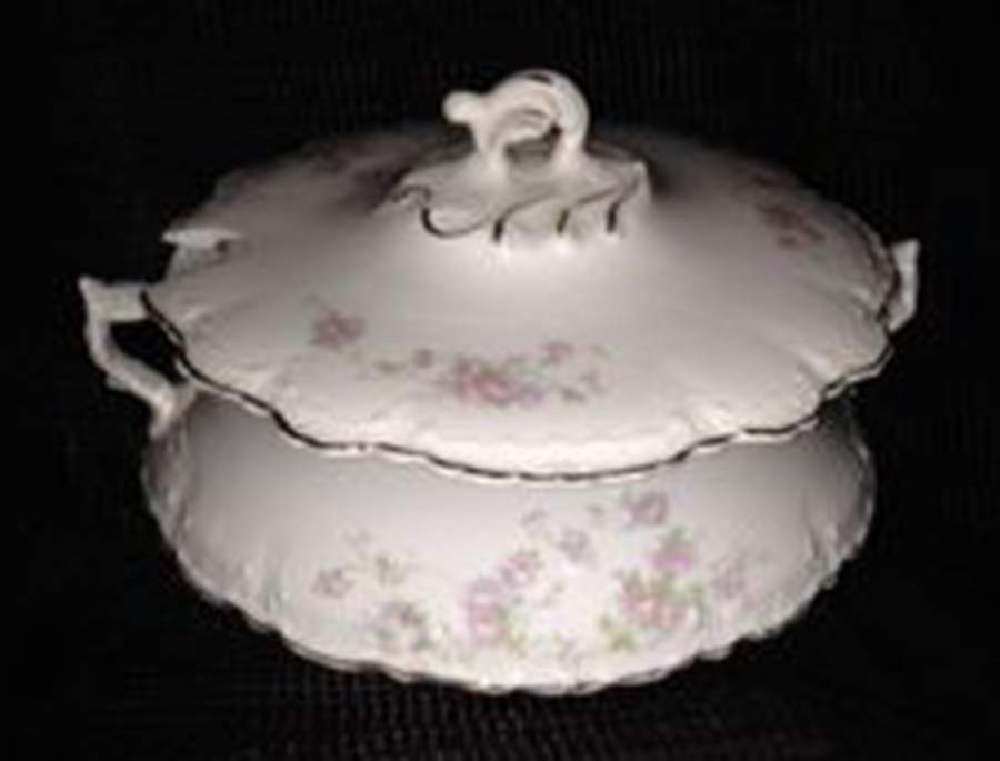 H240 Tureen &  Lid by Homer Laughlin -1
