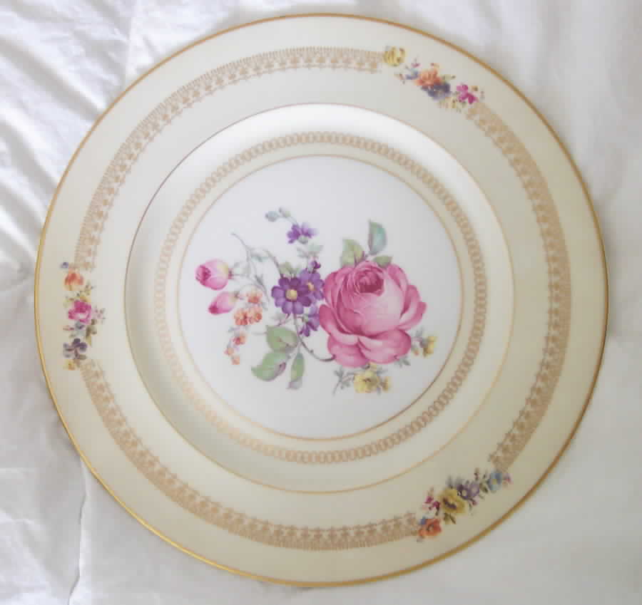 9135b Dinner Plate by Heinrich - H&C-1