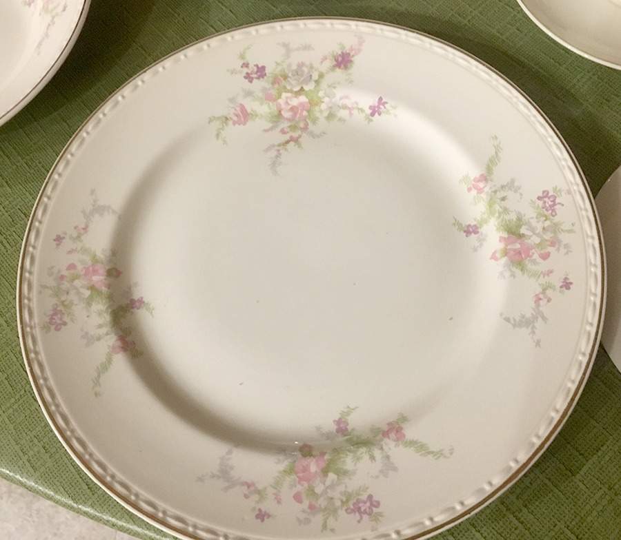 HLC2318 Dinner Plate by Homer Laughlin -1