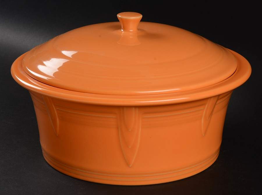 Fiesta Tangerine (Intro 2003) 2.5 Qt Round Covered Casserole by Homer Laughlin -1