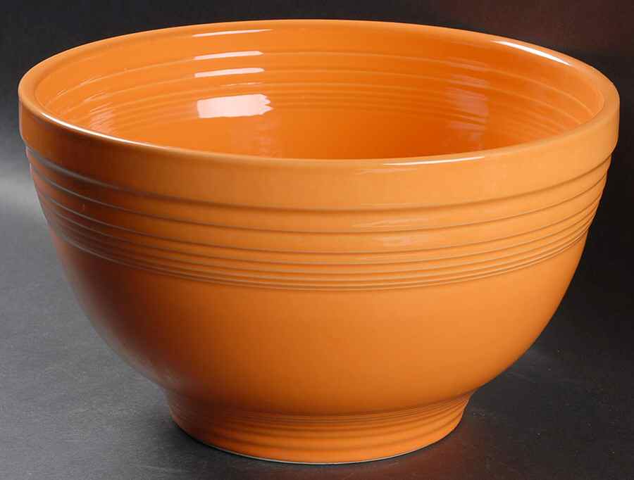 Fiesta Tangerine (Intro 2003) 11" Baking Bowl by Homer Laughlin -1