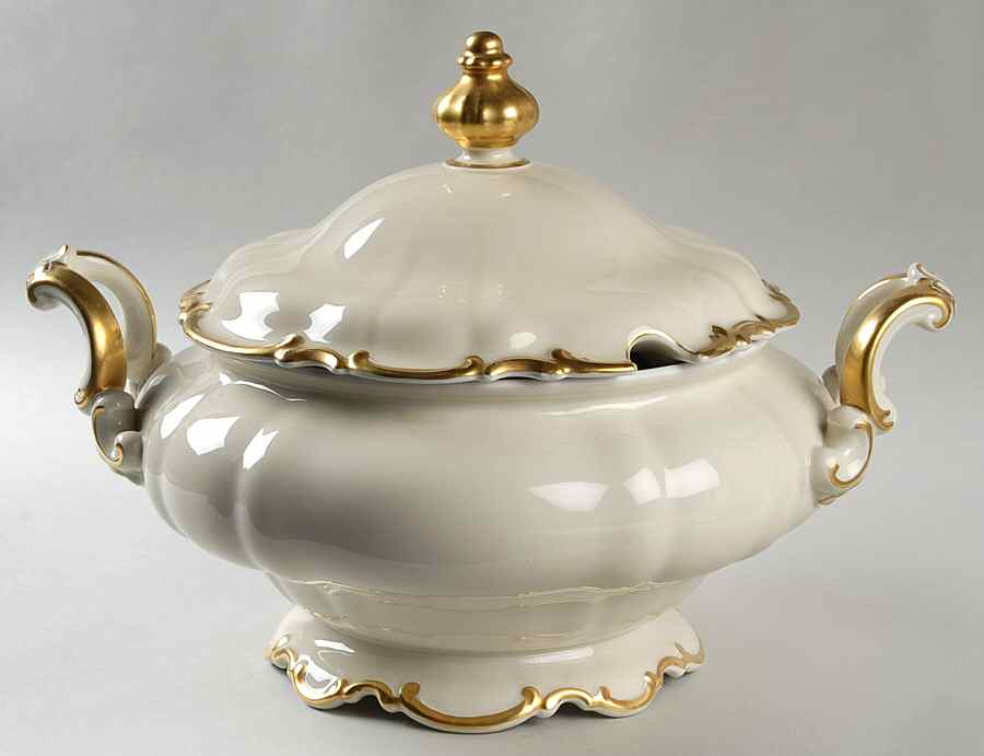 5810 Tureen &  Lid by Hutschenreuther-1