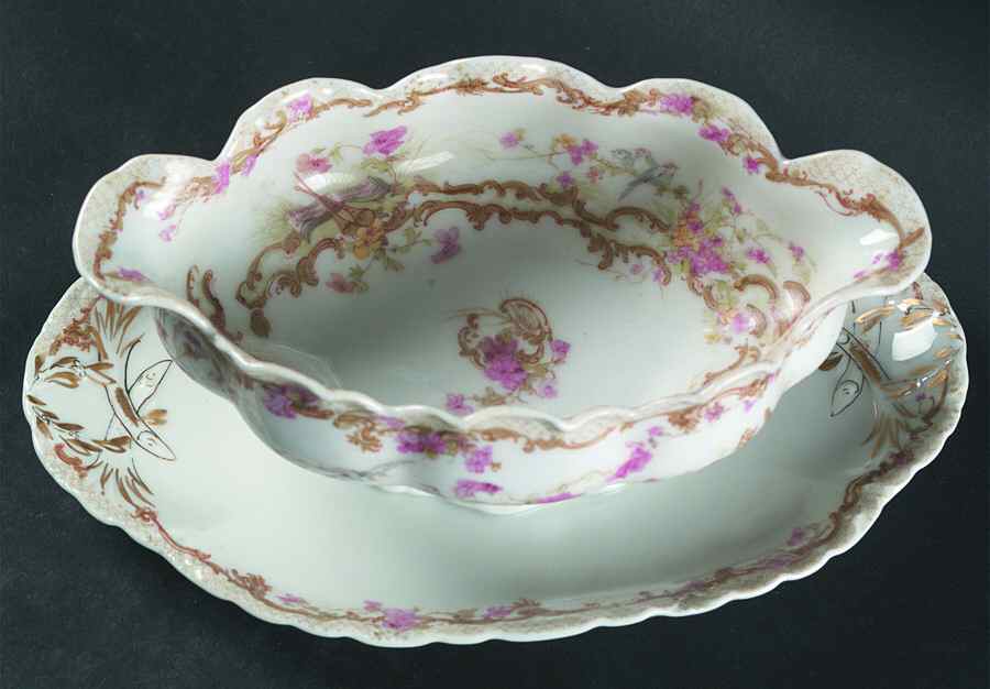 H2675 Gravy Boat with Attached Underplate by Haviland-1