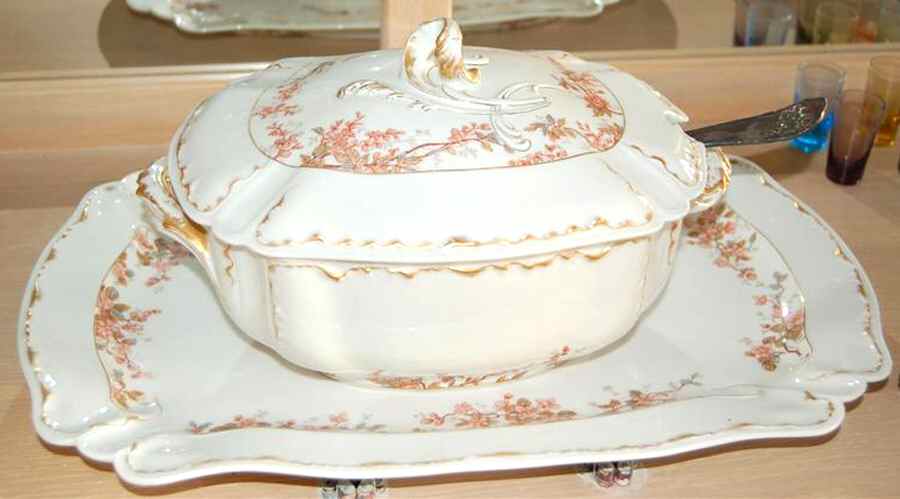 H2678 Tureen &  Lid by Haviland-1