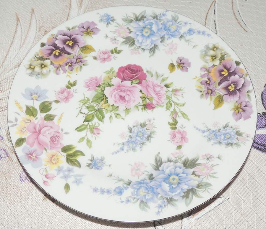 Pansy Luncheon Plate by Home Essentials-1