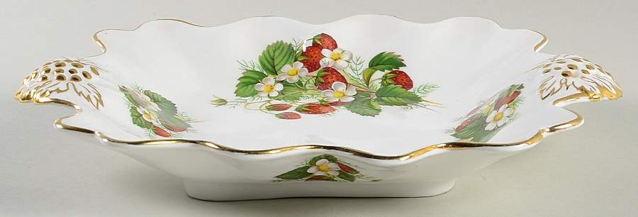 Strawberry Ripe (Large Scallops On Edge) Rectangular Handled Bon Bon by Hammersley-1